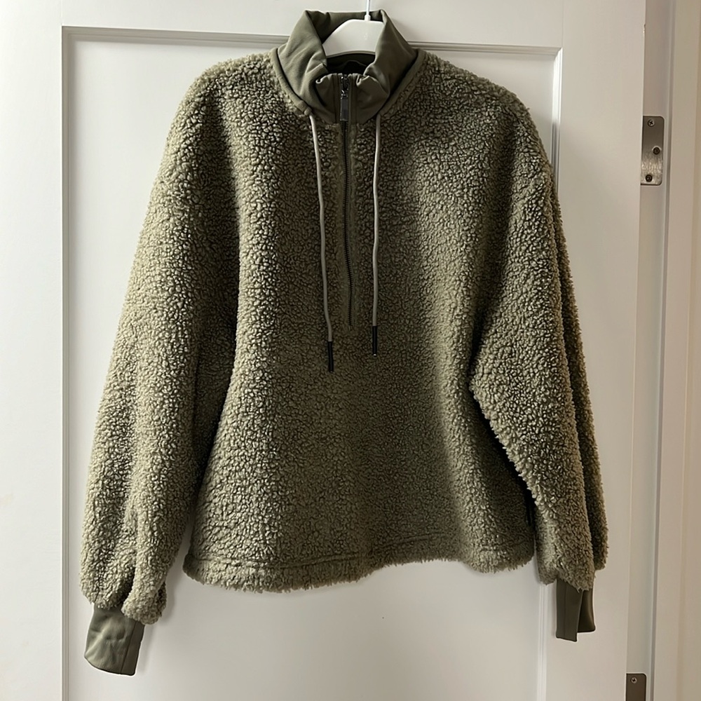 Varley green pull over